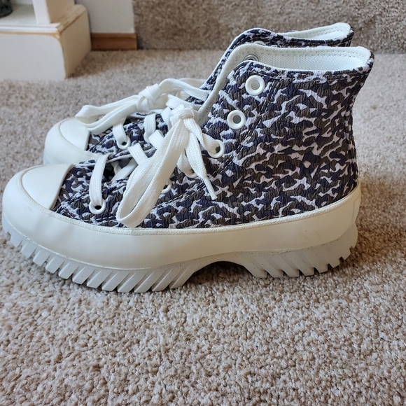 Converse All Star CTAS Lugged 2.0 Sand Dune womens size 5.5 - Picture 2 of 8